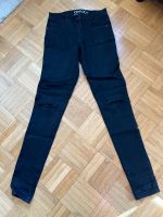 Jeans Hose Vero Moda Gr. S schwarz mit cut outs Hamburg-Nord - Hamburg Langenhorn Vorschau