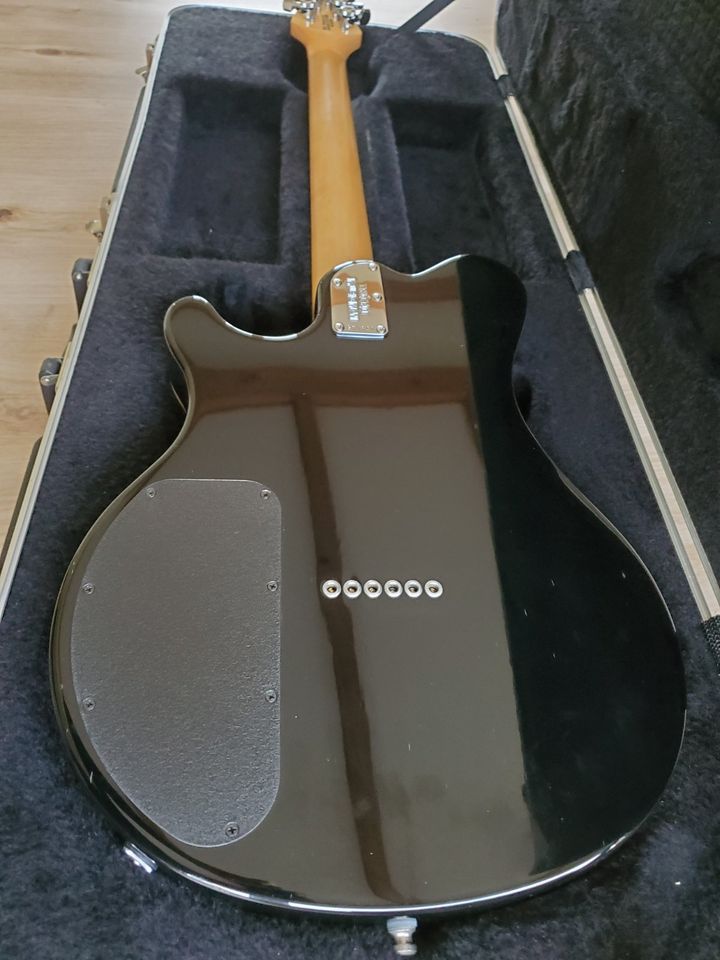 Music Man Reflex HH Standard, USA, Korpusform "Axis", Ernie Ball in Lehrte