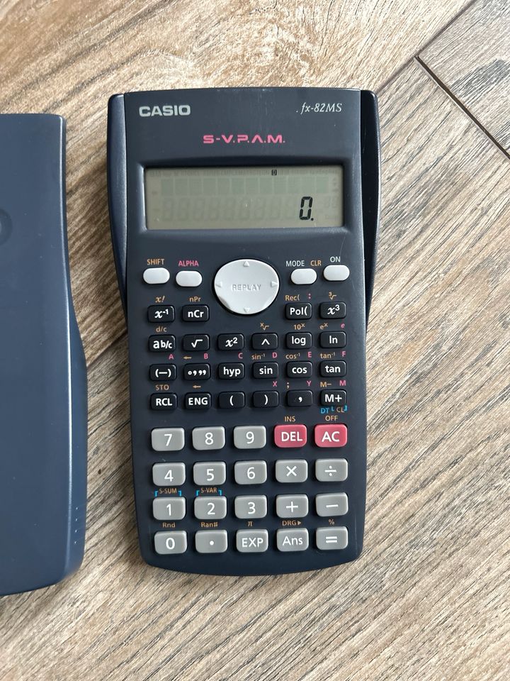 CASIO ❤️ Taschenrechner S-V.P.A.M. fx-82MS Schule Universität in Limburg