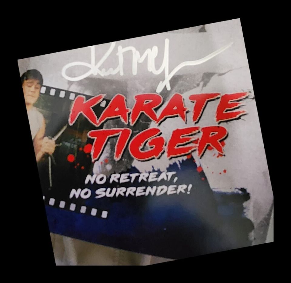 Signiert/Autogramm Mediabook Karate Tiger + T Shirt Jean Claude V in Neuss