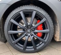 Tesla 3 Highland Winter Kompletträder 235/40R19 BLE schwarz matt Nordrhein-Westfalen - Neuss Vorschau