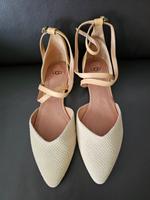 UGG Schuhe Sandalen Gr. 39,5 einmal getragen beiges Leder Bonn - Auerberg Vorschau