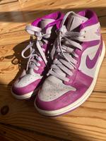 Sneaker Nike Jordan 1 Mid Magenta Grey Kiel - Mitte Vorschau