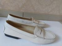Tod's hangemachte venezianische Damenschuhe weiß, Loafer, 38 1/2 Baden-Württemberg - Freiburg im Breisgau Vorschau