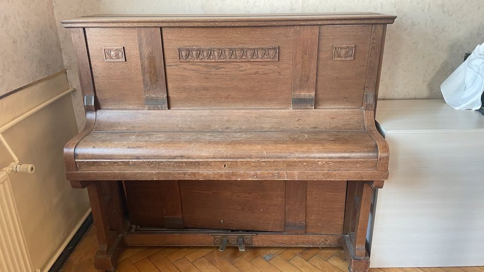 Wilhelm Spaethe Hof Piano Fabrik Klavier Flügel Piano DDR alt in Mühlhausen