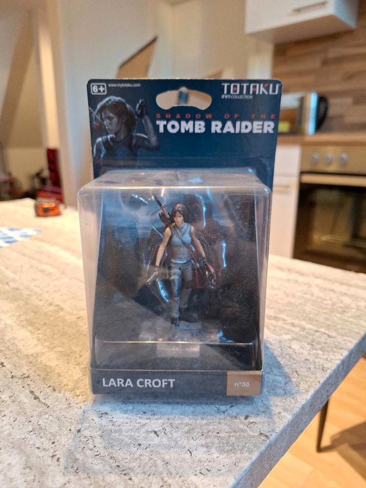 Lara Croft Figur Totaku ungeöffnet OVP in Neumünster