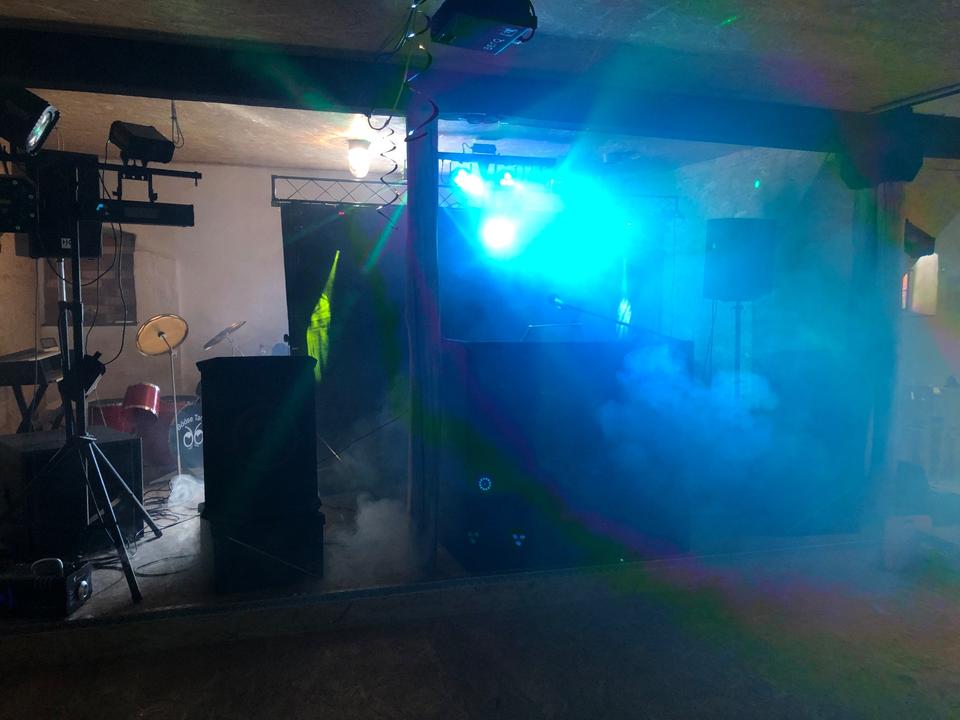 DJ Equipment Lichtshow-Anlage/Nebel wenig benutzt, anschauen! in Hirschfeld (Brandenburg)