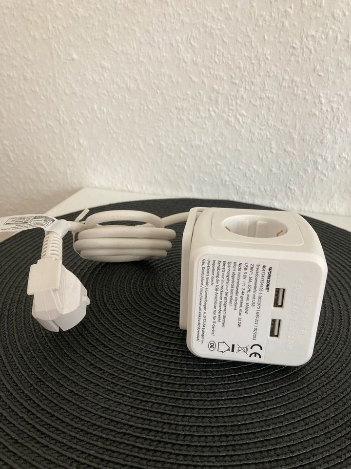 Steckdosenwürfel mit USB Anschluss in Adendorf