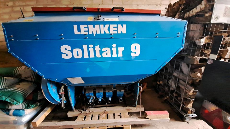 Lemken Saattank Solitair Fronttank Sämaschine Drillmaschine Kuhn in Wankendorf