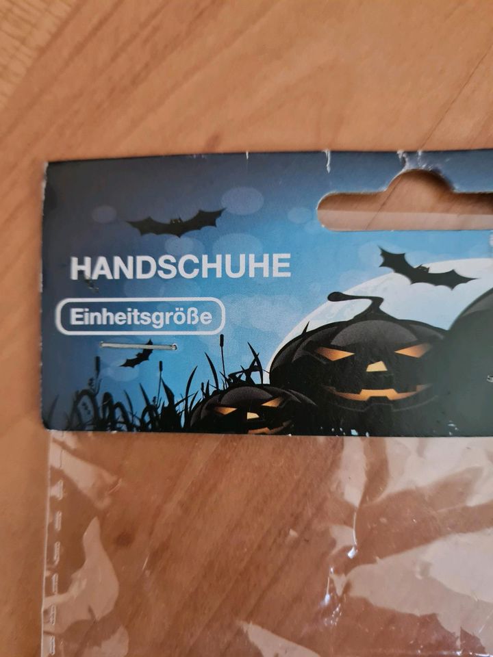 Handschuhe Halloween neu übertopf in Nürnberg (Mittelfr)
