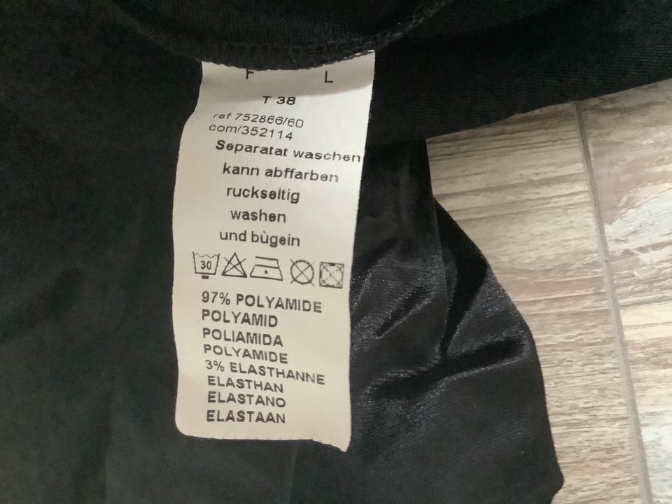 Abendkleid schwarz Gr. 38 seitlich gerafft eng gebraucht in Naumburg (Saale)