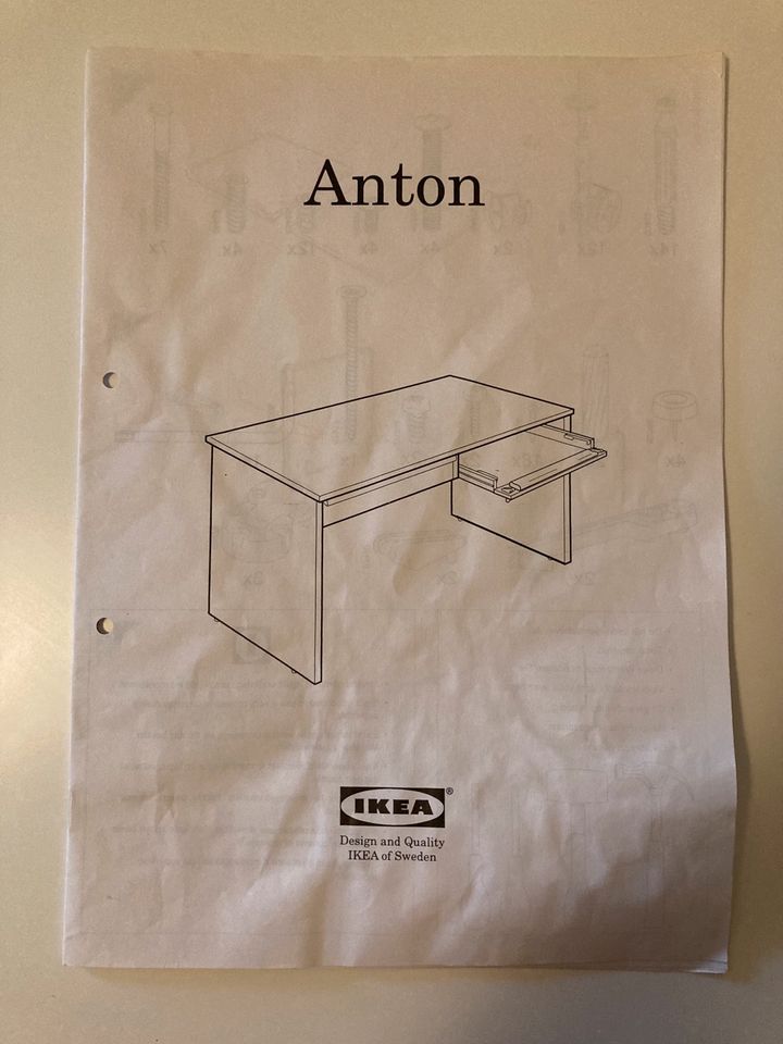 Schreibtisch mit Schubladen / Ikea Anton in Berlin