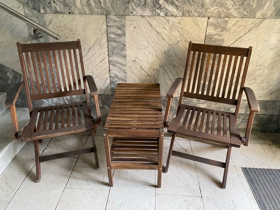 Balkonmöbel Holz Terrassenstühle Holztisch Garten Set top! in Düsseldorf