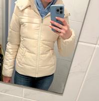 Weiße Calvin Klein Winterjacke Gr. S München - Ludwigsvorstadt-Isarvorstadt Vorschau
