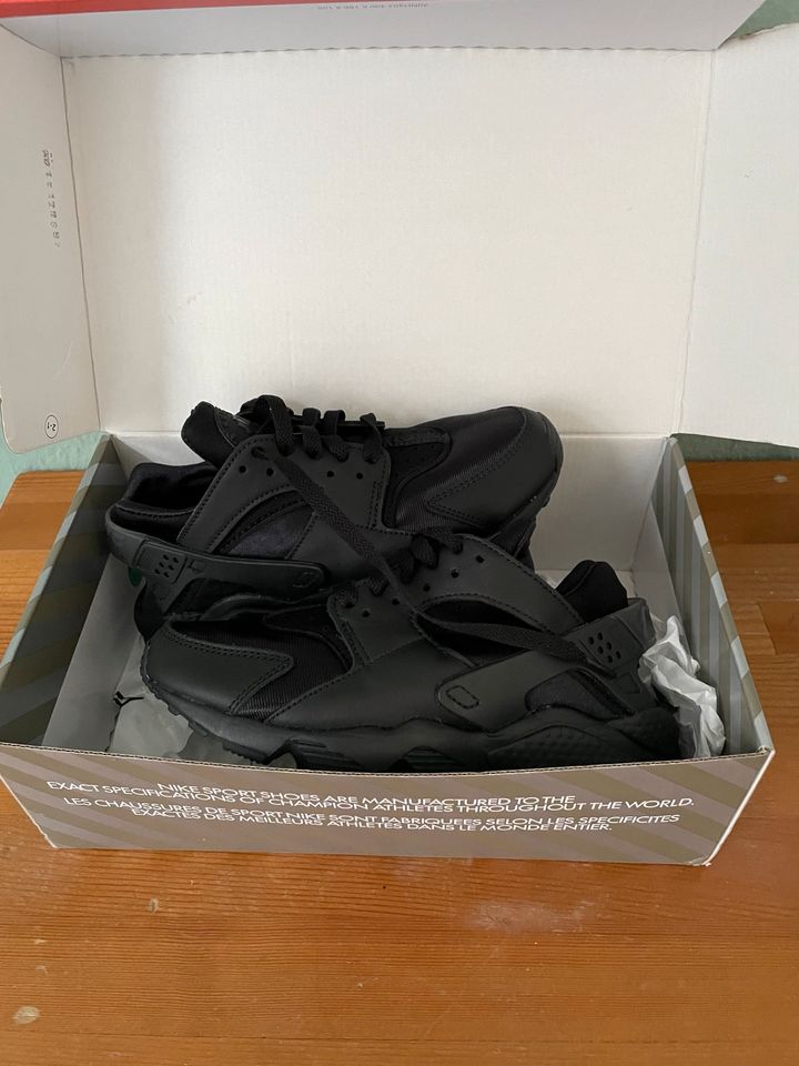 Nike Air Huarache Größe 36,5 in Bremen