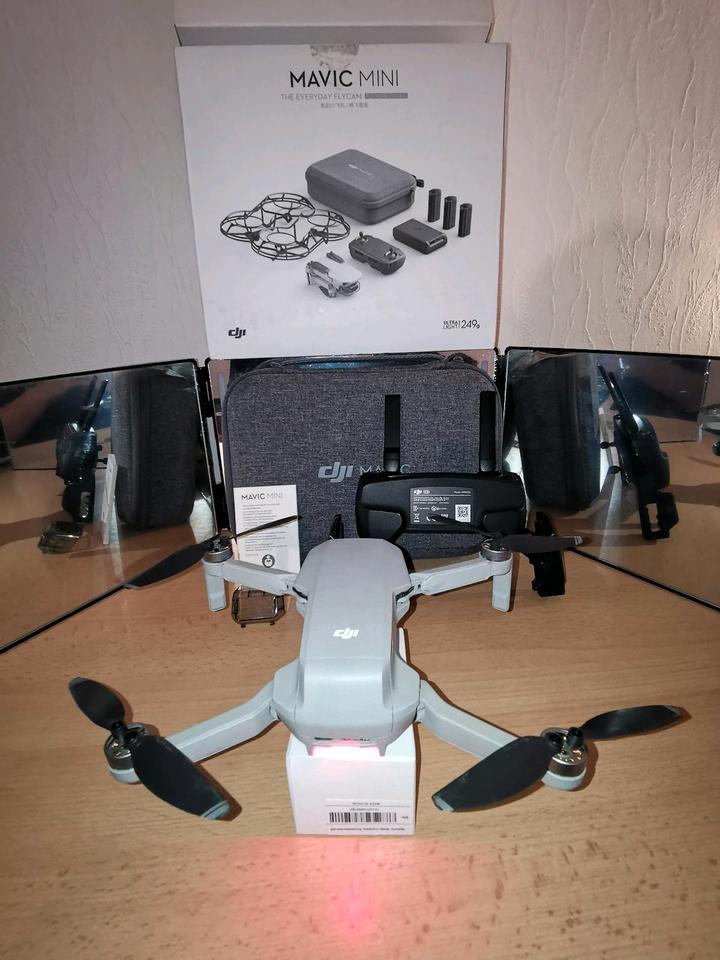 Top DJI Mavic Mini Drohne mit VR  FPV Brille, als Set mit Koffer in Kassel
