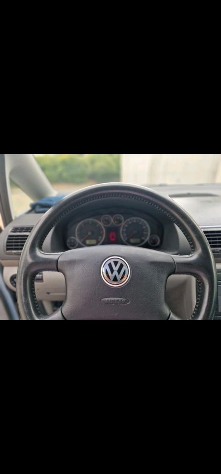 VW Sharan 1,9 TDI in Neuss