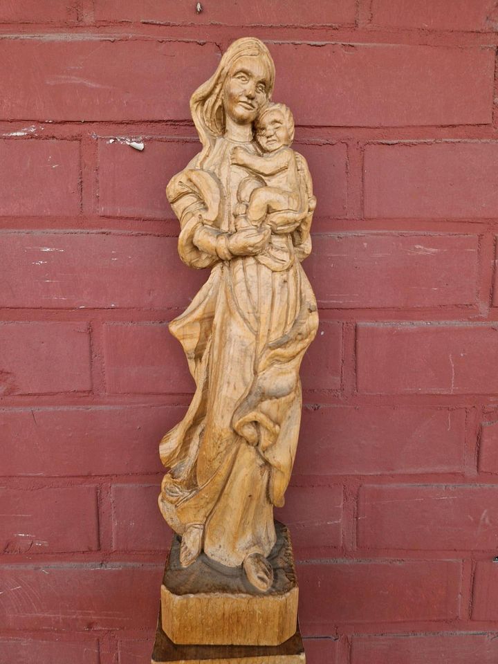 Alt Madonna Holz Geschnitzt Figur Holzfigure Wandfigur Statue in Groß-Gerau