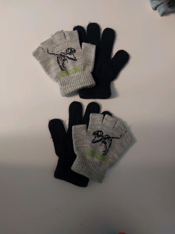 Mützen Kopfbedeckung Winter 50/52 Handschuhe Loop in Leverkusen