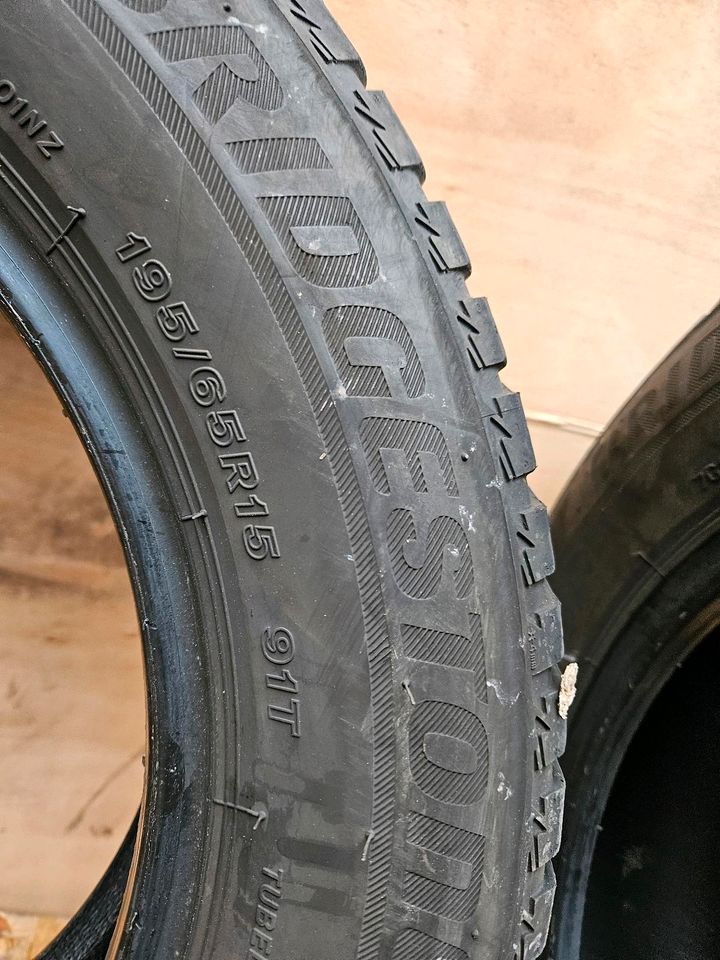 BRIDGESTONE WINTERREIFEN 2x 195/65 R15 91T . 195 65 15 in Sindelfingen