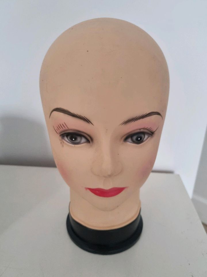 Modell Kopf in Wedel