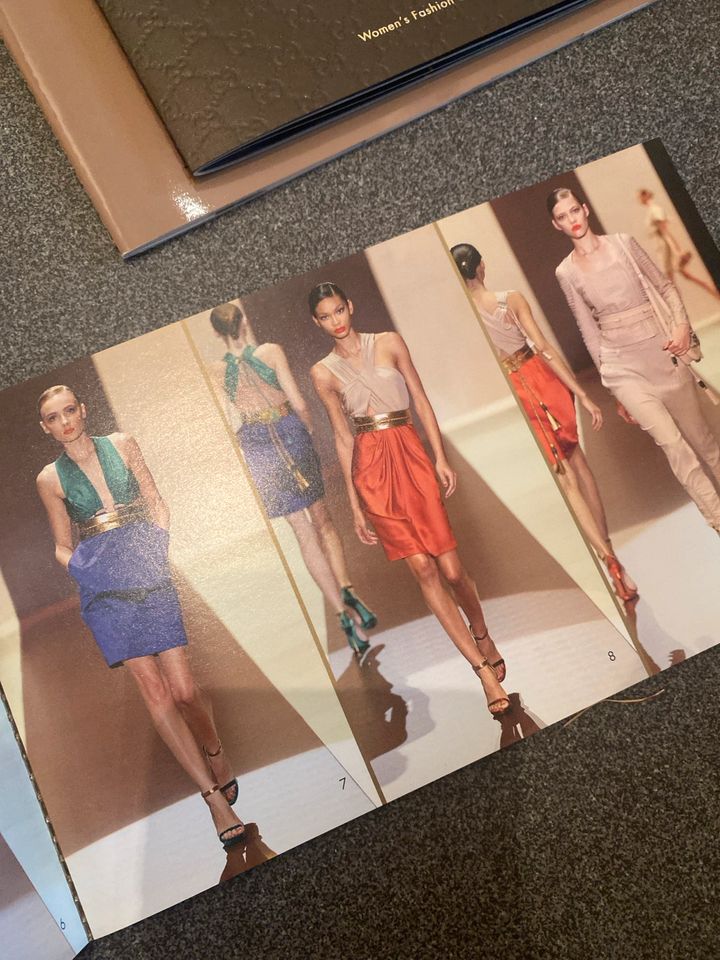 Gucci Runway Lookbooks 7 Stück 2000er Sammlerstücke Rar Tom Ford in Düsseldorf