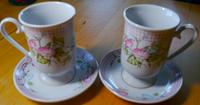 2 Kakao Tassen mit Unterteller Set Kaffee Tee Blumendekor Berlin - Steglitz Vorschau