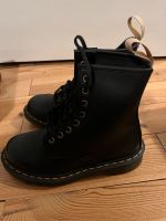 Dr. Martens 1460 Stiefel schwarz Gr. 37 NEU OVP München - Schwabing-West Vorschau