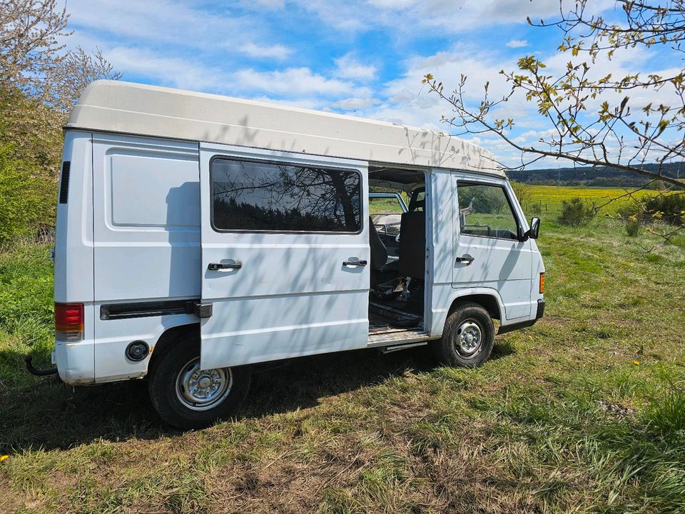 Mercedes Benz MB 100 Hochdach LKW Zulassung mit Ersatzteilen in Dahlem