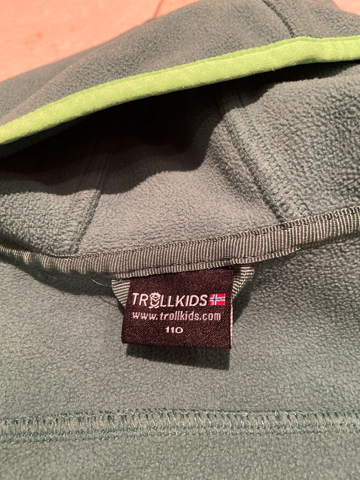 Fleecejacke Trollkids Größe 110 grün in Stephanskirchen