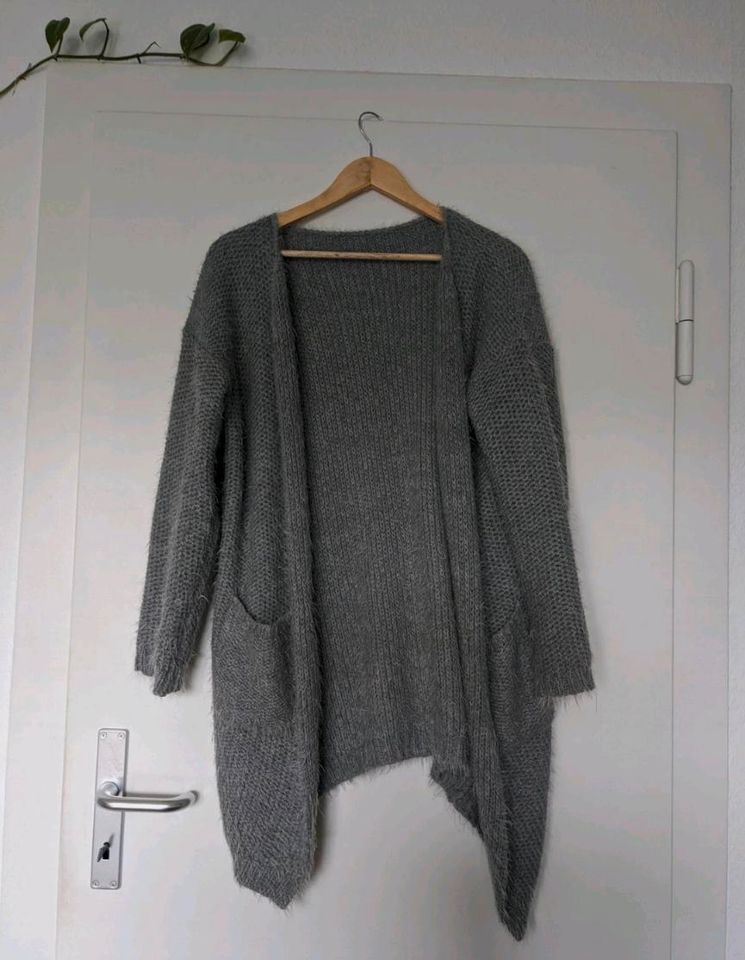 Grauer Cardigan Strickjacke Sommerjacke in Braunschweig