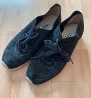 Ugg sSommer Schuhe aus Leder in Schwarz Gr.38 Hessen - Friedberg (Hessen) Vorschau