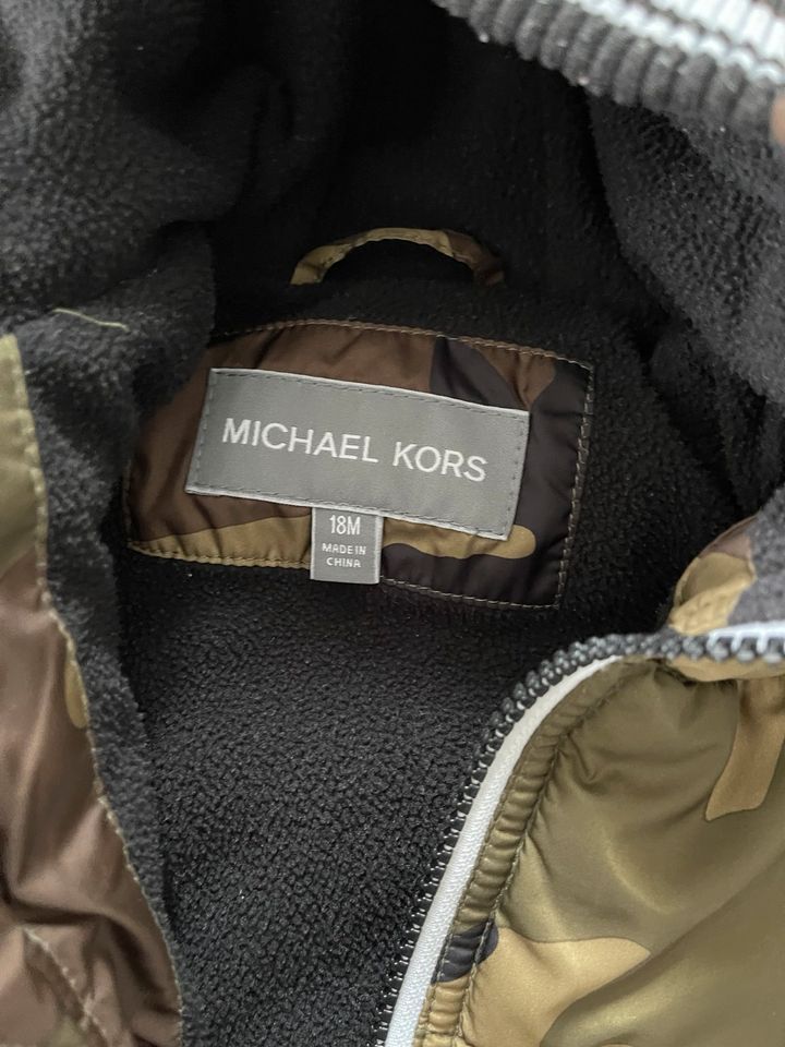 Jacke junge Camouflage Michael Kors 18M in Callenberg b Hohenstein-Ernstthal