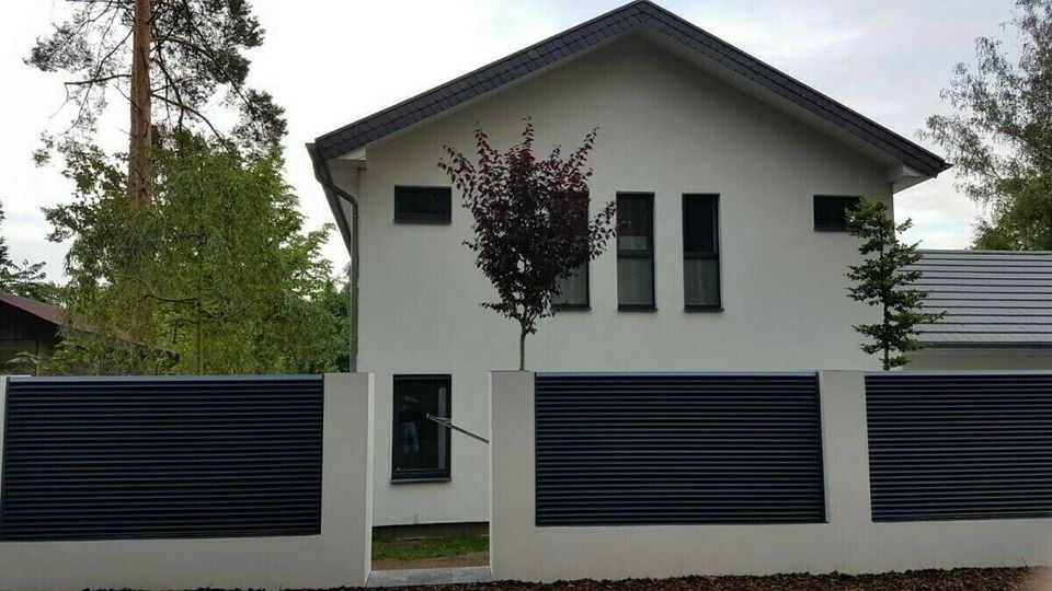 Sichtschutzzaun 24,66m x 1,6m: Entdecken Sie hochwertigen Aluminiumzaun & Lamellenzaun. Eleganter, moderner Garten- & Terrassenzaun für optimale Privatsphäre, Sicherheit, langlebig, pflegeleicht in Siegen