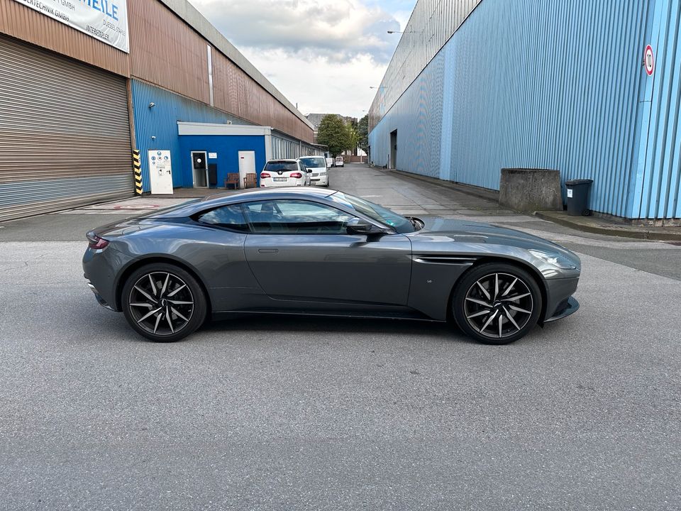 Aston Martin DB11 Coupe V12 608 Ps 2019 39TKM MWST ausweisbar in Düsseldorf