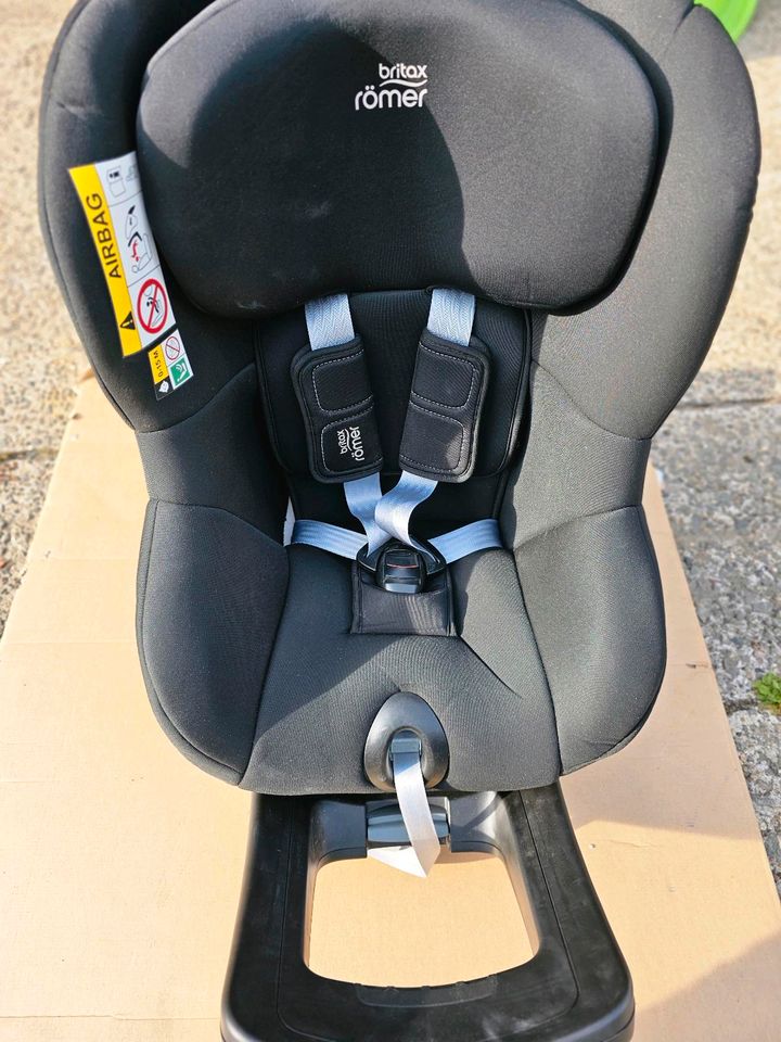 Britax Römer Dualfix M i-Size in Hochspeyer