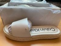 Calvin Klein Damen Pantoletten Größe US 7,5 NEU Bayern - Gilching Vorschau