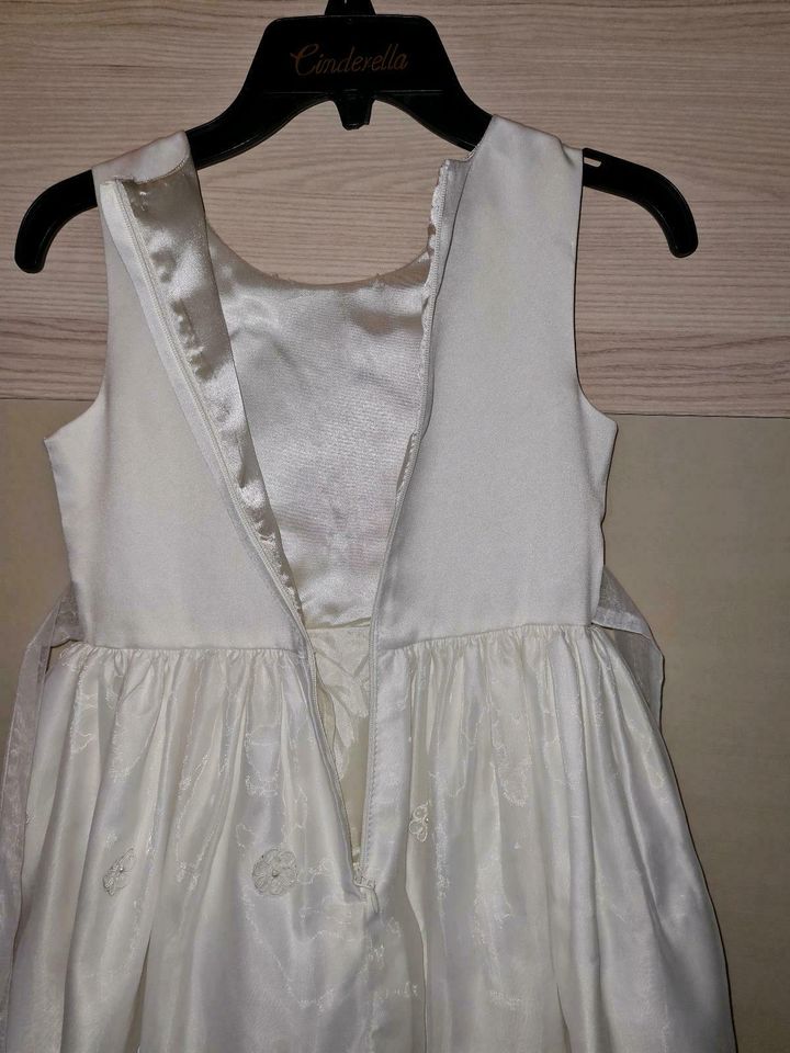 Mädchen Kleid Gr. 128 (7J.)Cinderella,Schulanfang,Hochzeit,creme in Krostitz