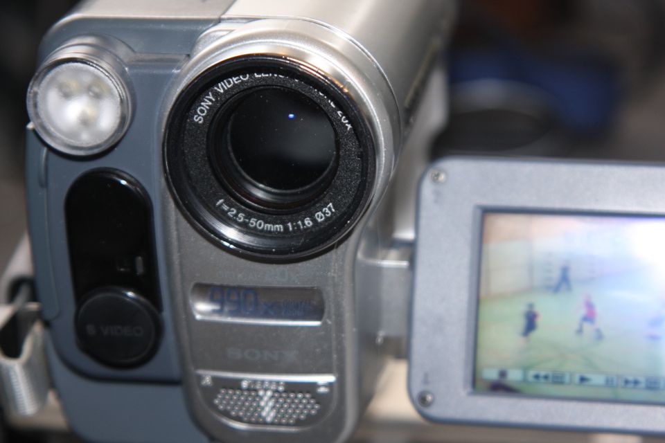 Sony Handycam TRV 460 Digital 8, Video 8, Hi 8 Camcorder+ memory in Stuttgart