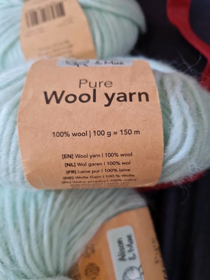 Garn 100% Wolle 12 x 100 gr. Mintgrün Stricken Häkeln in Kirchlengern