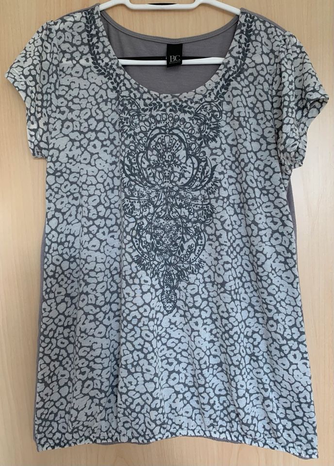 5 Teile Shirts, Top, Blusen, Gr42, gepflegt in Demmin