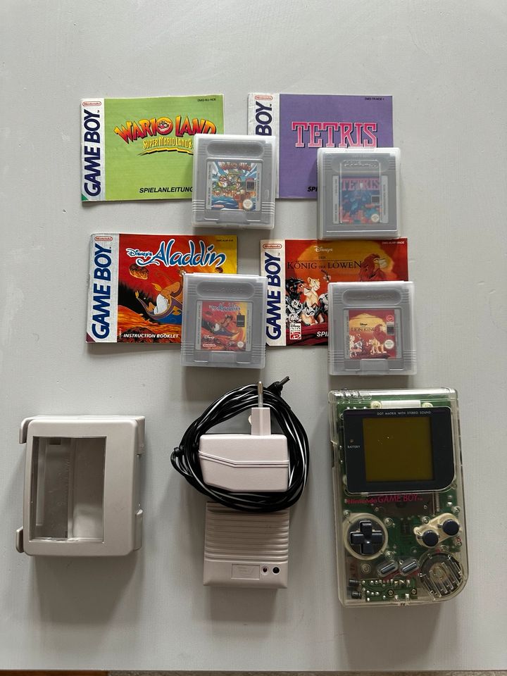 Original 90‘er Nintendo Gameboy plus Spiele in Berlin