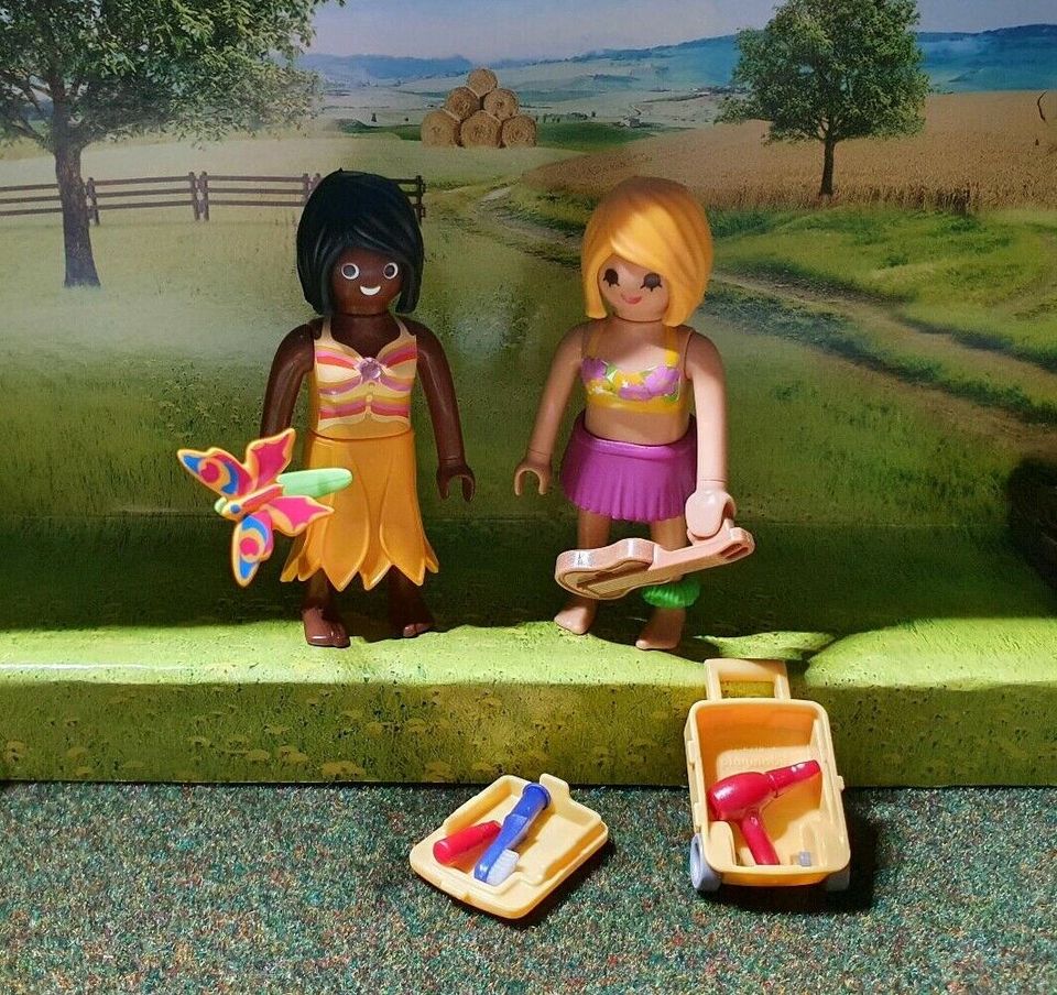 2 Playmobil Strand Figuren Sommer Frauen Bikini Urlaub Zubehör in Erfurt