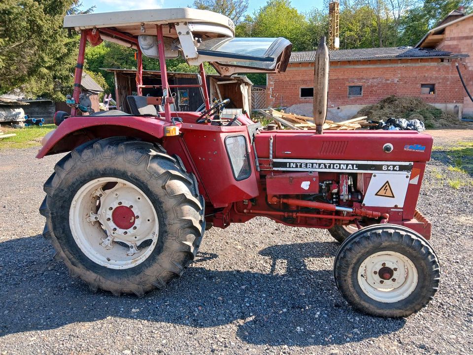 Traktor IHC 644 S in Bad Hersfeld