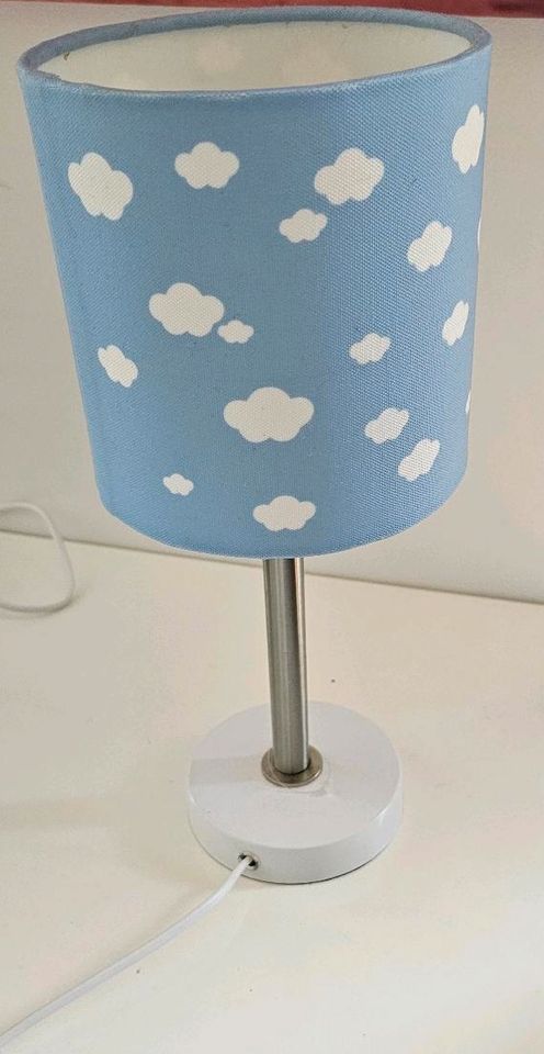 Kinderzimmer Tischleuchte Lampe Wolken Blau in Düsseldorf