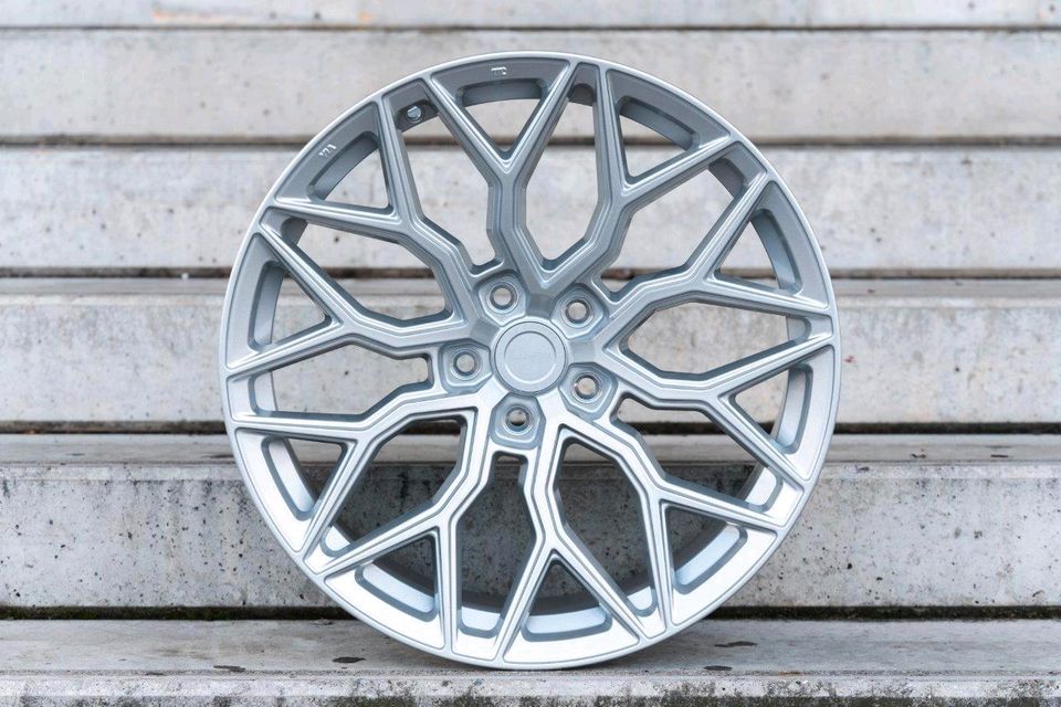 19 Zoll Deep Concave Felgen C-Klasse W204 W205 W206 C43 C63 AMG in Uhingen