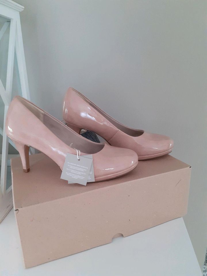 NEU Tamaris Pumps Gr.39 Lack beige altrosa nude Schuhe Plateau in Birkenfeld