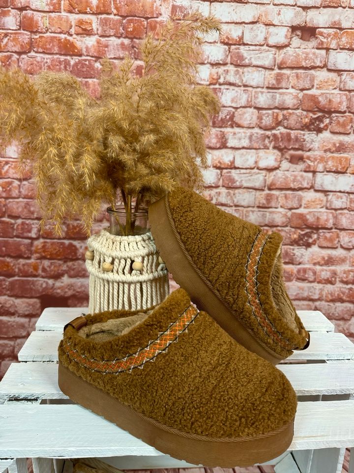 Weihnachts Specials:  nur 25€ statt 38€ „Plateau Sherpa Slipper“ in Bochum