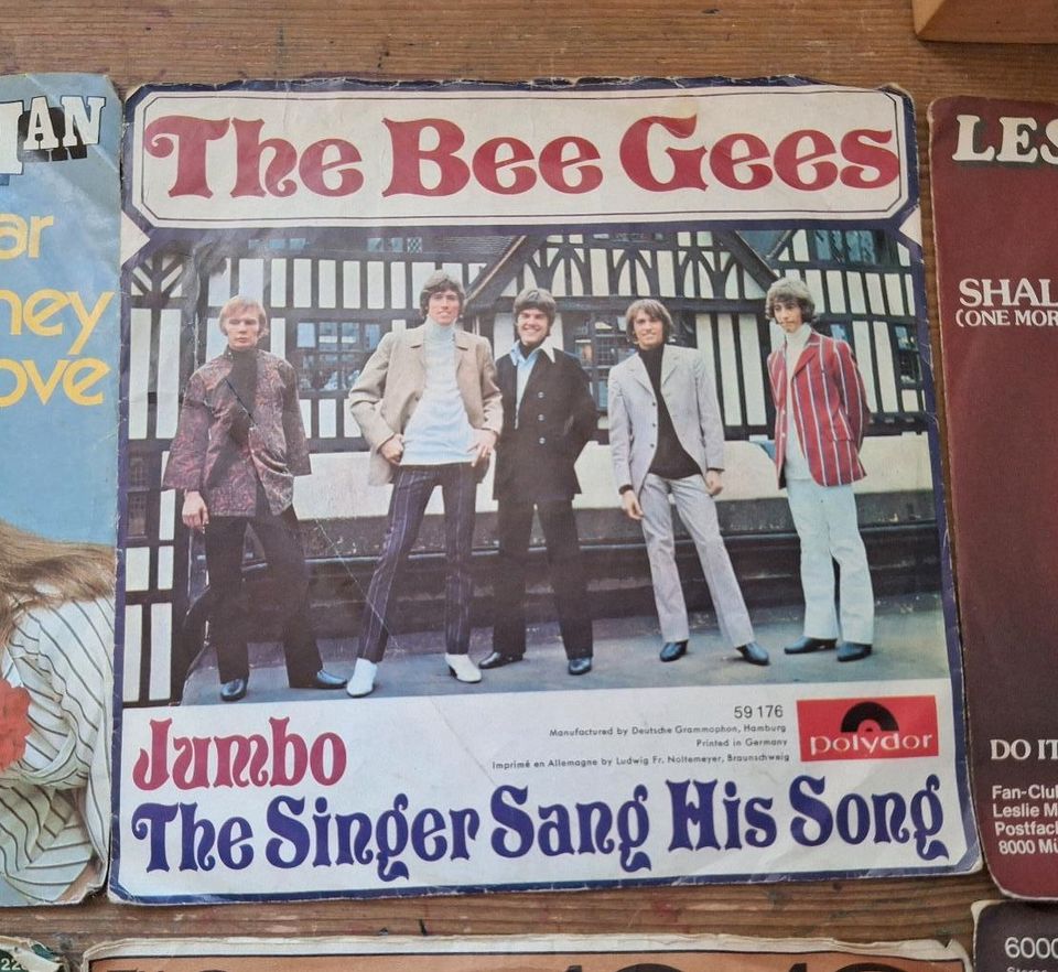 9 Vinyl Singles: 70er Pop / 70s / Sweet / Bee Gees et al. in Biebergemünd