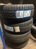 4x Winterreifen 215/45R17 Toyo *neu* 2154517 Kr. München - Ismaning Vorschau